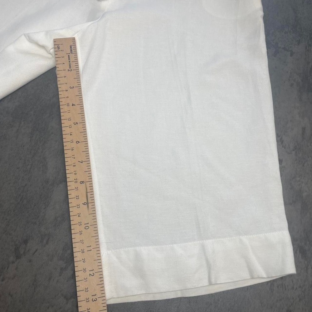 Tweeds White linen shorts with drawstring waist and pockets. Size: 6 - Picture 3 of 6